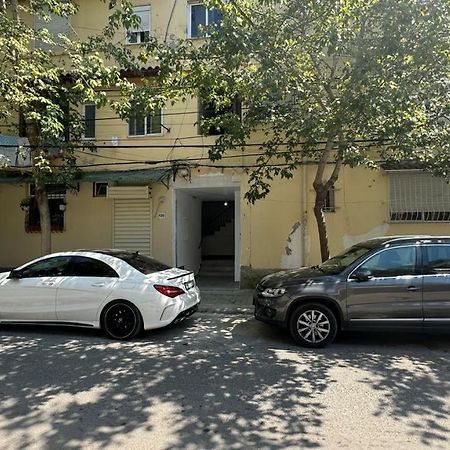 Host Apartament Elio Тирана Экстерьер фото